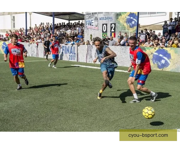莱奥训练场炫技高难度过人秀球技引球迷热议